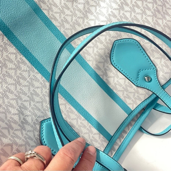 Michael Kors Rare Ocean Blue Signature Tote & Wallet - Picture 11 of 14